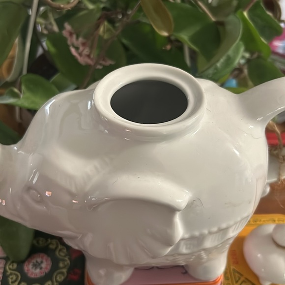 White elephant tea pot 🫖 🐘 - Picture 3 of 6